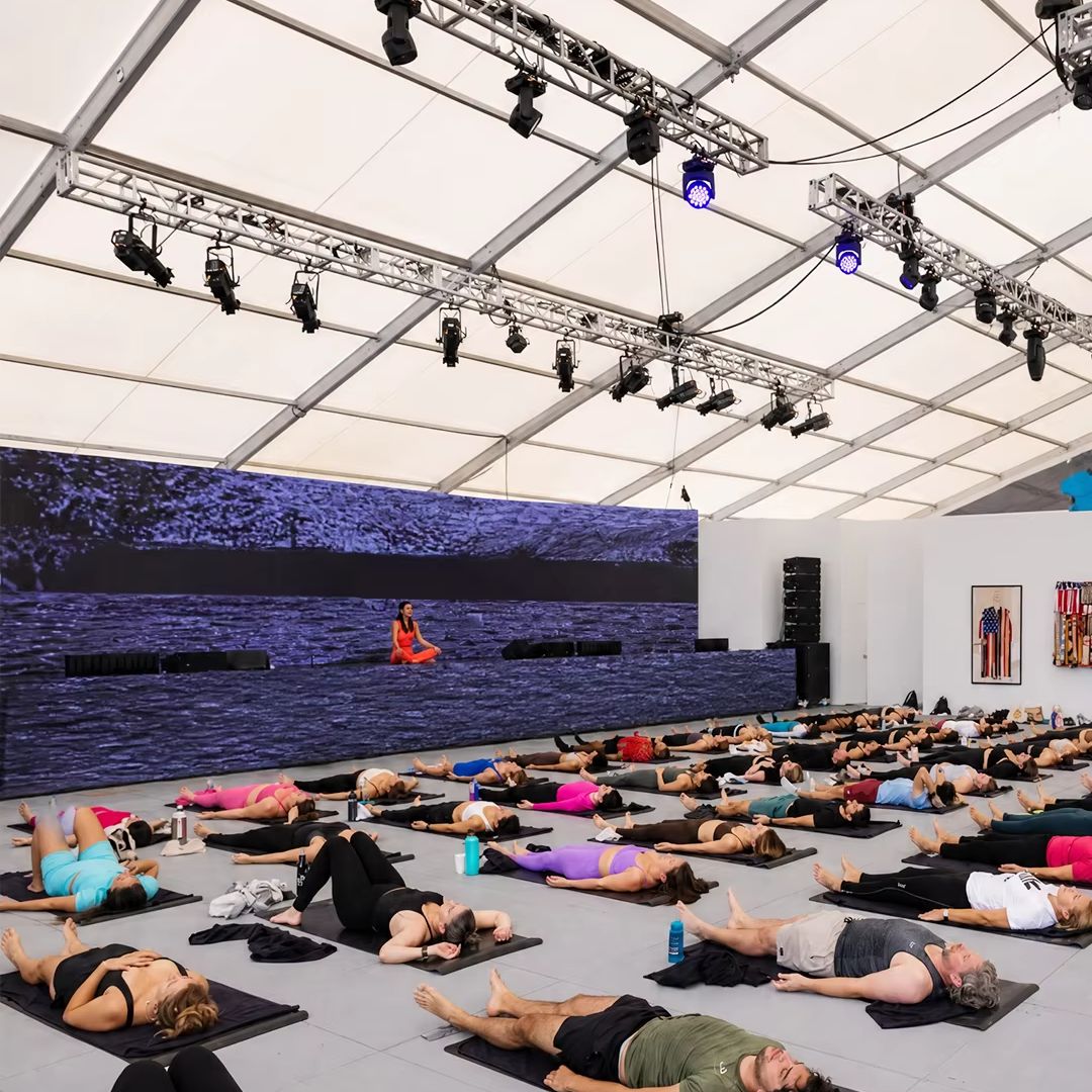 Biały aluminiowy namiot atrium – Yoga Fitness Retreat recenzja i cena